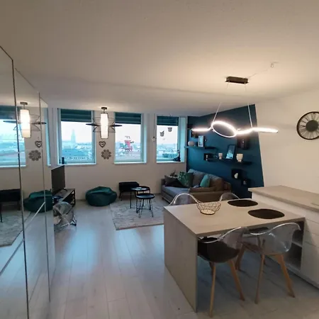 Bleu Canopee